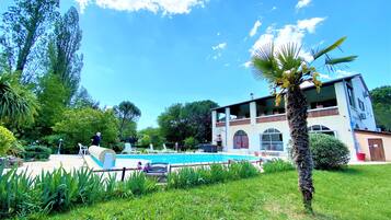 Piscine extérieure, piscine chauffée