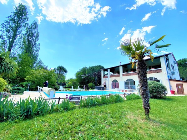 Piscine extérieure, piscine chauffée