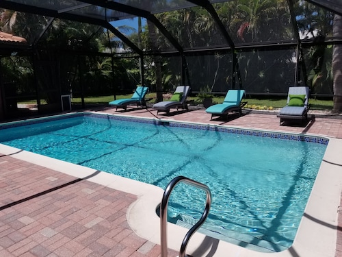 Wonderful Home with Private Pool & Garden, short drive, bike or walk to beach!!