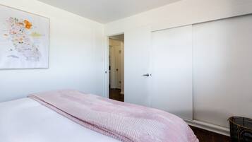 1 bedroom, desk, iron/ironing board, WiFi