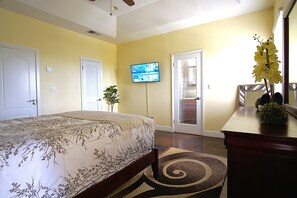 2 bedrooms, in-room safe, desk, iron/ironing board - Safe, Serene & Spacious Gated Townhome, Pool (Nassau)