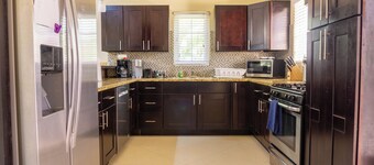 Safe, Serene & Spacious Gated Townhome, Pool