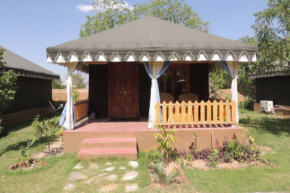 Luxury Royal Tent | In-room safe, desk, laptop workspace, soundproofing