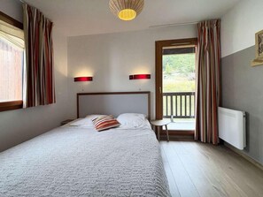 4 bedrooms, WiFi - Chalet, ski-in/ski-out & foot of the slopes, fitness, swimming pool, sauna, hammam, terrace (Les Orres)