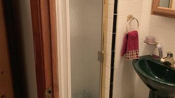 Shower, towels, soap, shampoo