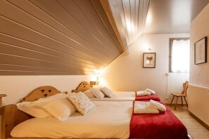 5 bedrooms, WiFi, bed sheets - 350m from shops, 1st floor, fitness, sauna, hammam, terrace, ski locker, 120m², Valloire (Valloire)