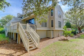 Exterior - Golf View, Pool, Pickleball, Stocked kitchen - 52 Fairway Dunes (Isle Of Palms)