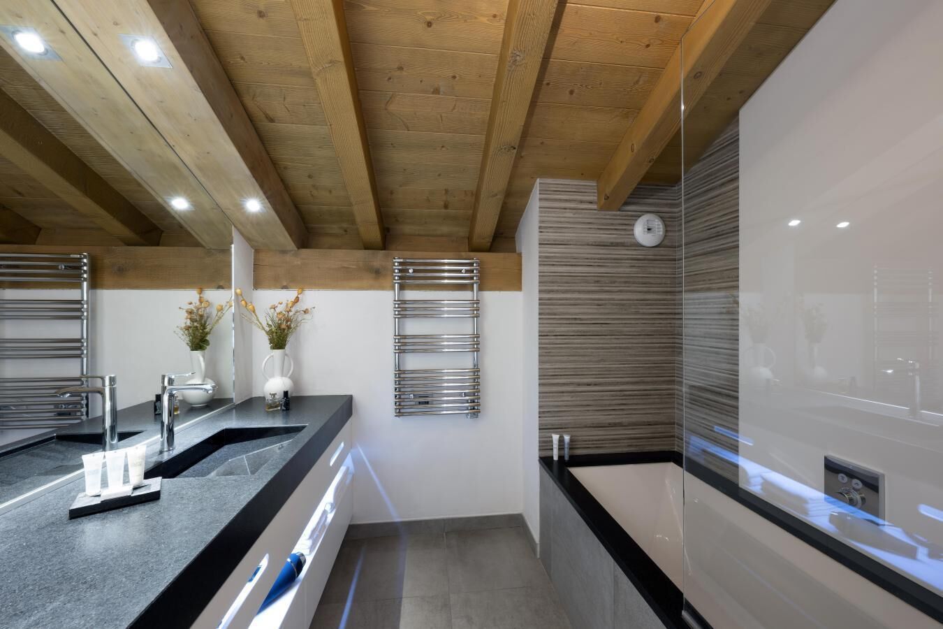 Bathtub, hair dryer