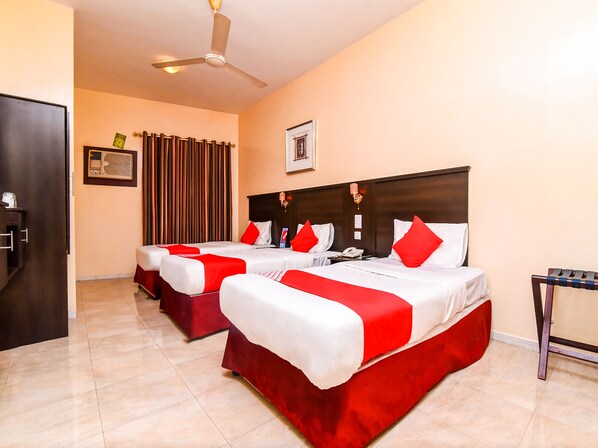 Iron/ironing board - Melody Queen Hotel (Dubai)