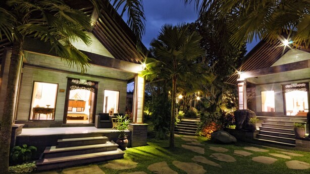 Vila Khas, 1 Tempat Tidur King, teras, pemandangan kolam renang | Teras/patio