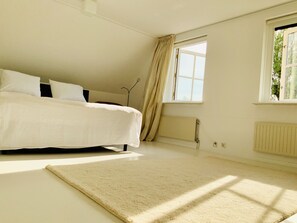 1 soverom, safe på rommet, strykejern/-brett og wi-fi