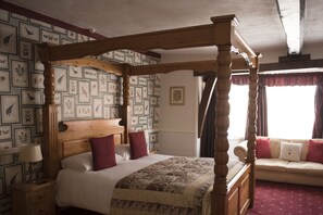 Habitación doble clásica | Escritorio, camas extra, wifi gratis y ropa de cama 