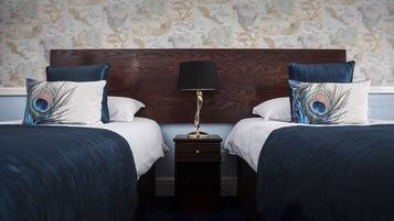 Classic Twin Room | Desk, rollaway beds, free WiFi, bed sheets