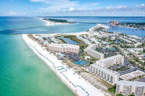 On the beach - The Islander 611 - Complimentary Beach Service Heated Pool Newly Renovated (Destin)