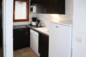 Kylskåp och diskmaskin