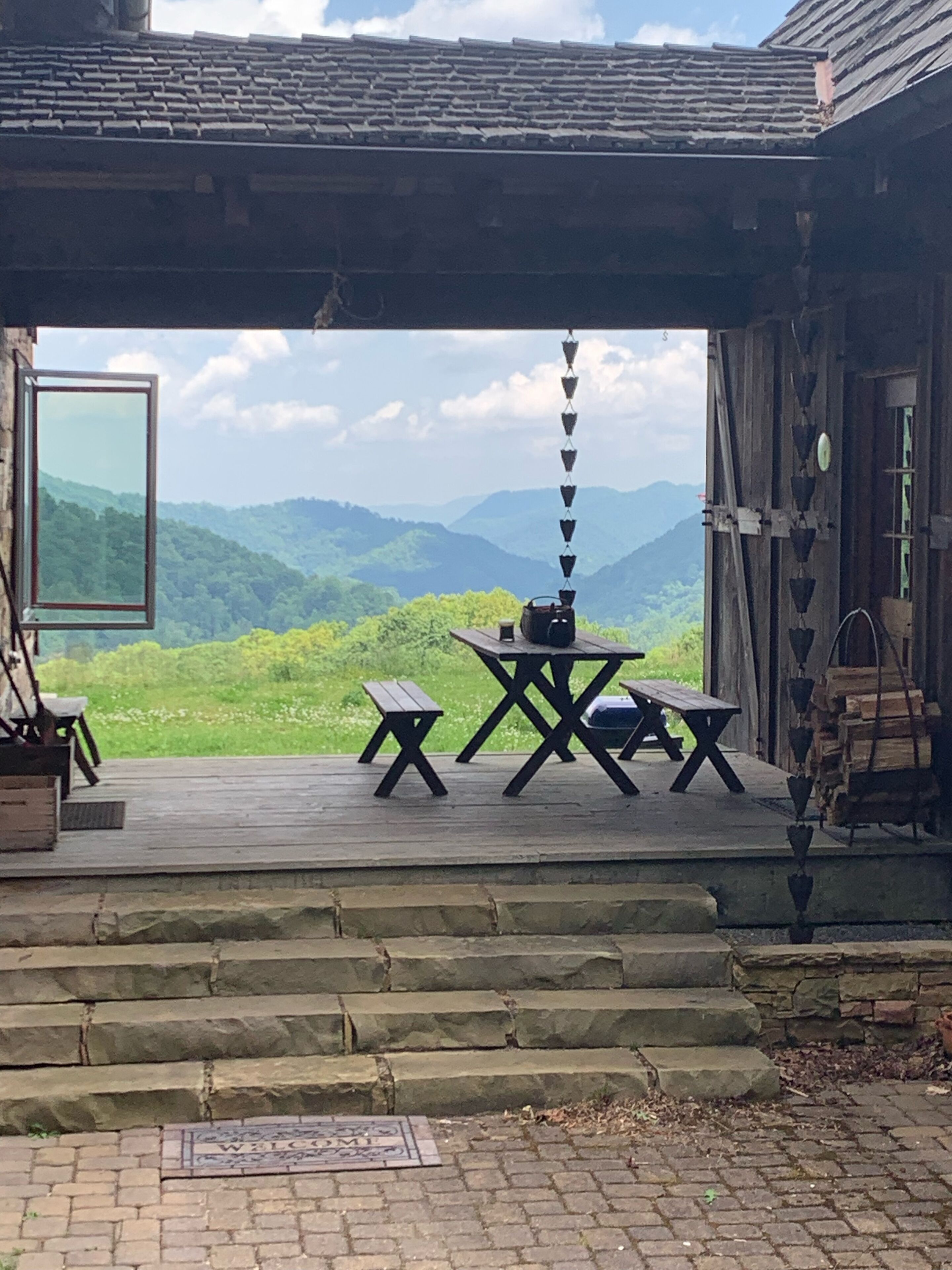 Unbelievable 41 mile views from atop this mountain retreat! Totally private!