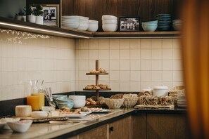 Daily buffet breakfast for a fee - Boutique-Hotel Zur alten Post - Stammhaus (Büsum)