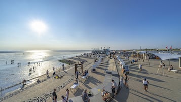 Una spiaggia nelle vicinanze