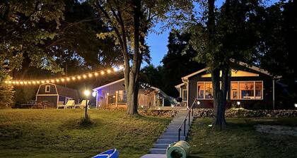 3BR, 2Bath, fire pit and bar on full Rec 5 Lake chain- pontoon