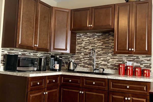 KĂŒhlschrank, Mikrowelle, Ofen, Herdplatte