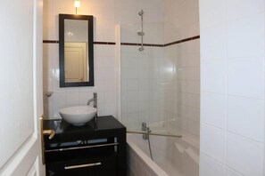 Bathroom - Ski-in/ski-out & foot of the slopes, 2nd floor, view valley, swimming pool, sauna, hammam, balcony (Les Orres)