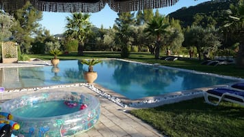 Piscine extérieure, piscine chauffée