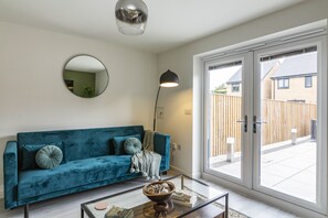 家庭獨棟房屋 | 起居區 | 平面電視