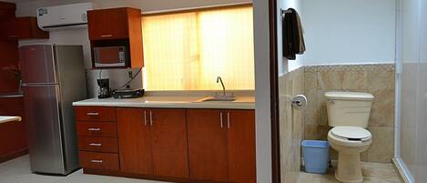 Jääkaappi, mikroaaltouuni, astianpesukone