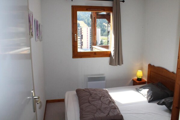 1 bedroom, WiFi - 200m from resort center, 3rd floor, view mountain, balcony, tv, ski locker, 30m², Superdévoluy (Le Dévoluy)