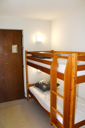 1 bedroom, WiFi - 200m from resort center, 3rd floor, view mountain, balcony, tv, ski locker, 30m², Superdévoluy (Le Dévoluy)