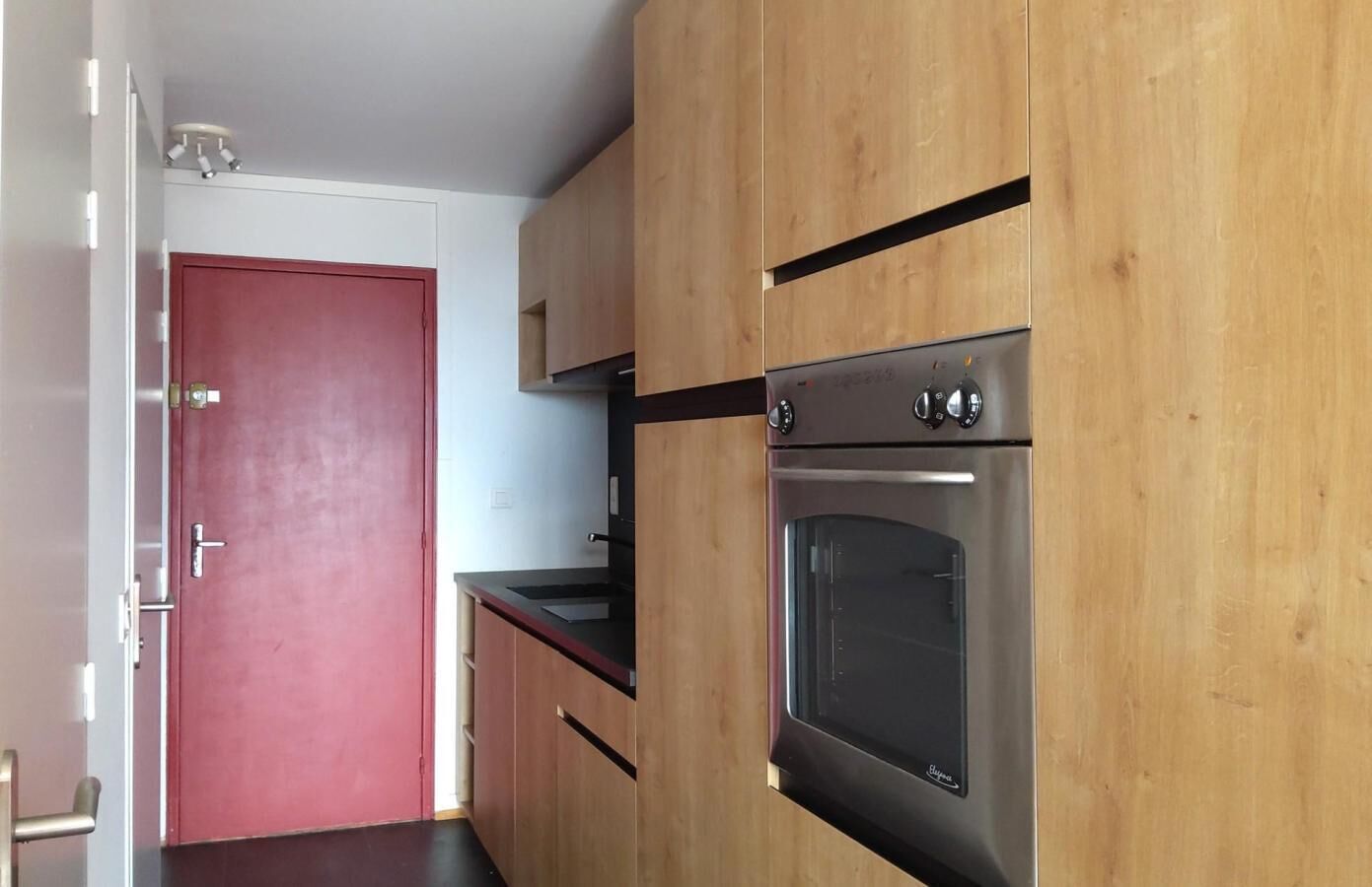 冰箱、微波炉、烤箱、洗碗机