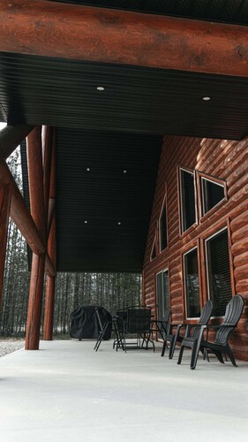 Overlook Cabin Rental - Pet Friendly!