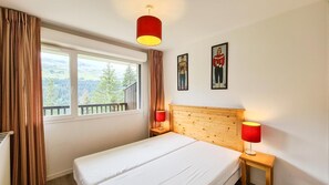 2 bedrooms, WiFi, bed sheets