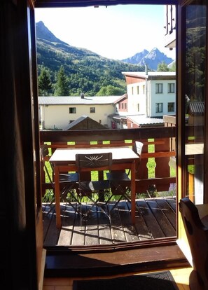 Outdoor dining - 250m from shops, 1st floor, balcony, parking, ski locker, 24m², Valloire (Valloire)