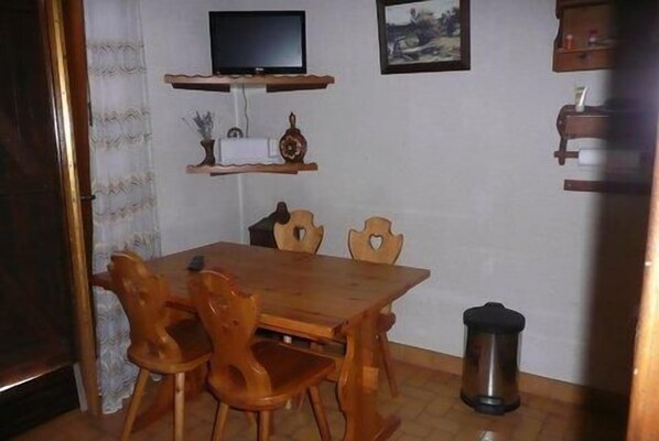 Dining - 250m from shops, 1st floor, balcony, parking, ski locker, 24m², Valloire (Valloire)