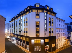 Front of property - Hotel National (Lourdes)