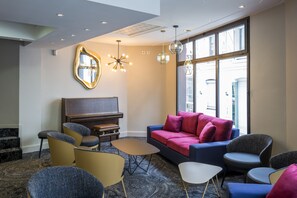 Lobby lounge - Hotel National (Lourdes)
