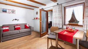 Living area - Apartment Jenner, 2 persons, balcony, quiet location, 45 sqm (Schönau am Königssee)