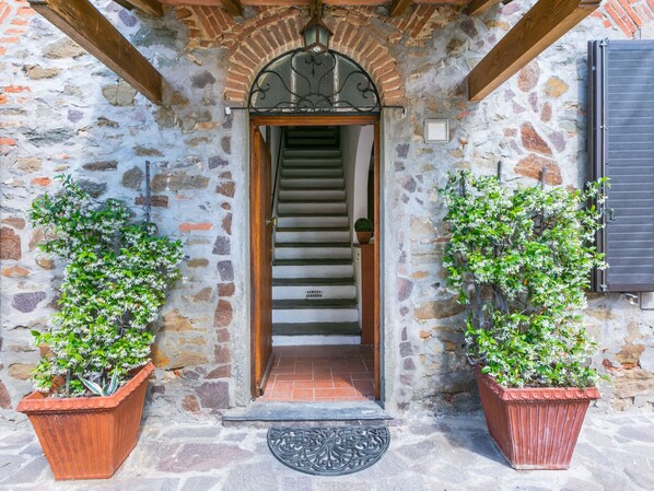 Exterior detail - Tenuta La Colonna by Interhome (Vinci)