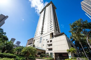 Exterior - Spacious 2 Bedroom Unit at Lanikea at Waikiki! Free Wi-fi and FREE Parking! (Honolulu)
