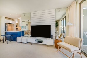 TV - Spacious 2 Bedroom Unit at Lanikea at Waikiki! Free Wi-fi and FREE Parking! (Honolulu)