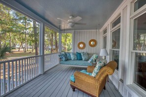 Flat-screen TV, fireplace