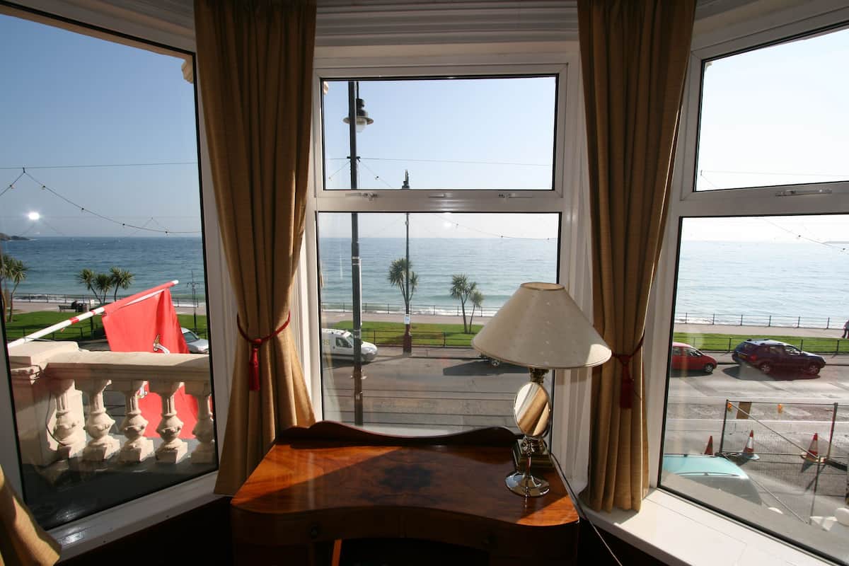 Habitación triple familiar, baño privado, vistas al mar | Vistas desde el alojamiento