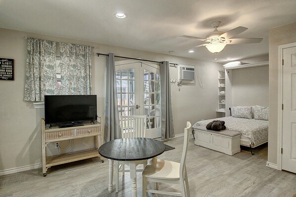 Iron/ironing board, free WiFi, bed sheets