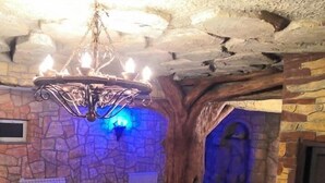 أغطية فراش متميزة ومكتب ومساحة عمل للكمبيوتر المحمول