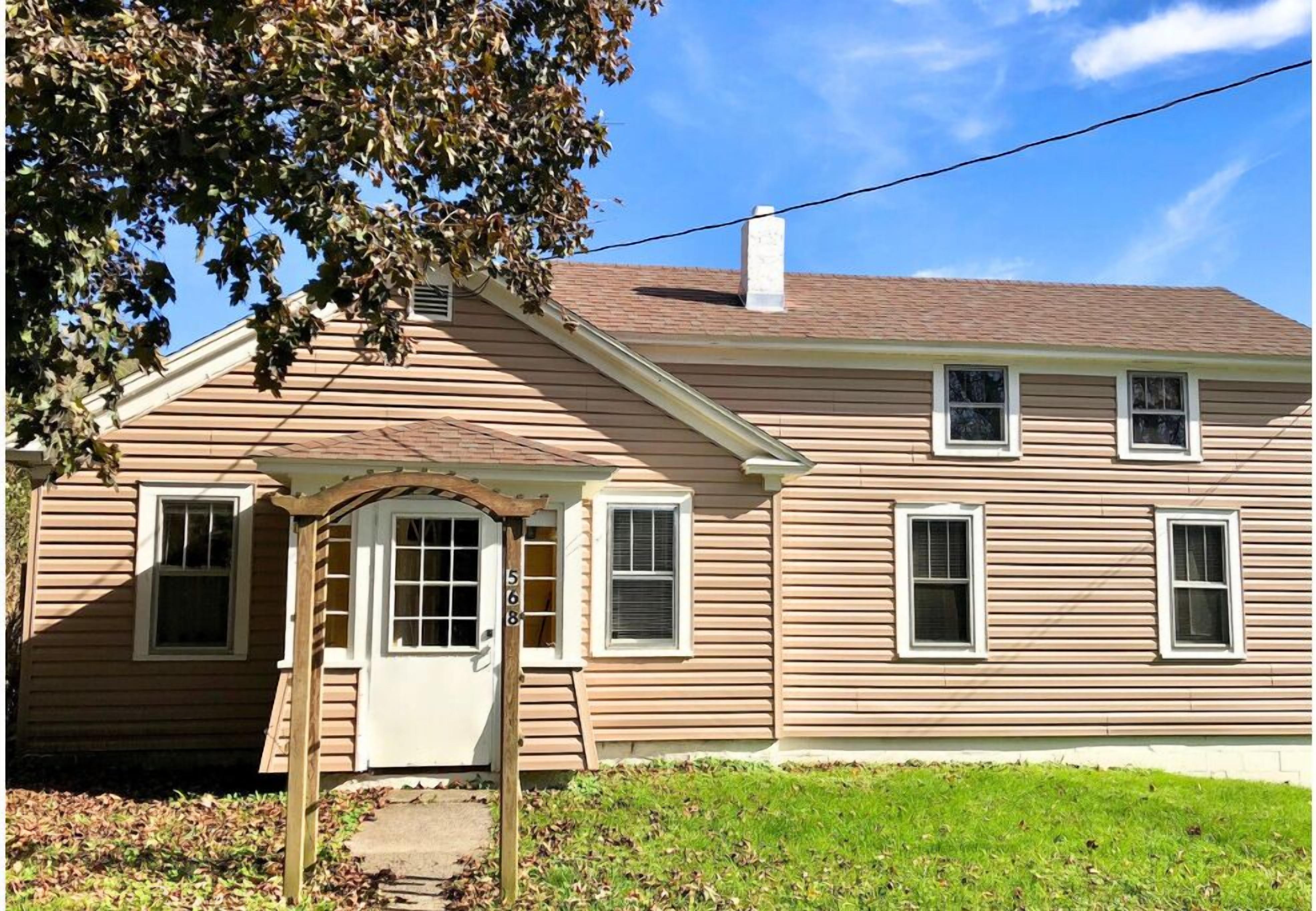 "Front Cottage" of Cooperstown Cottages by the Creek - 4 mi to Coop Dreams Park!