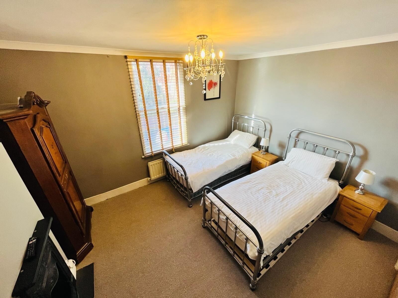 2 bedrooms, Egyptian cotton sheets, premium bedding, Select Comfort beds