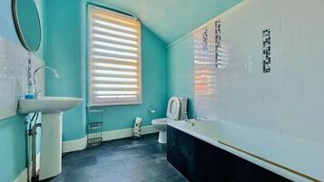 Superior Cottage, 2 Bedrooms | 2 bedrooms, Egyptian cotton sheets, premium bedding, Select Comfort beds