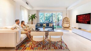 TV, books - 4-BEDROOM LOVELY FLAT IN TOP LOCATED CONDO WITH SAUNA, GYM & PLAYGROUND (Marbella)