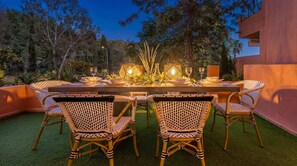 Outdoor dining - 4-BEDROOM LOVELY FLAT IN TOP LOCATED CONDO WITH SAUNA, GYM & PLAYGROUND (Marbella)